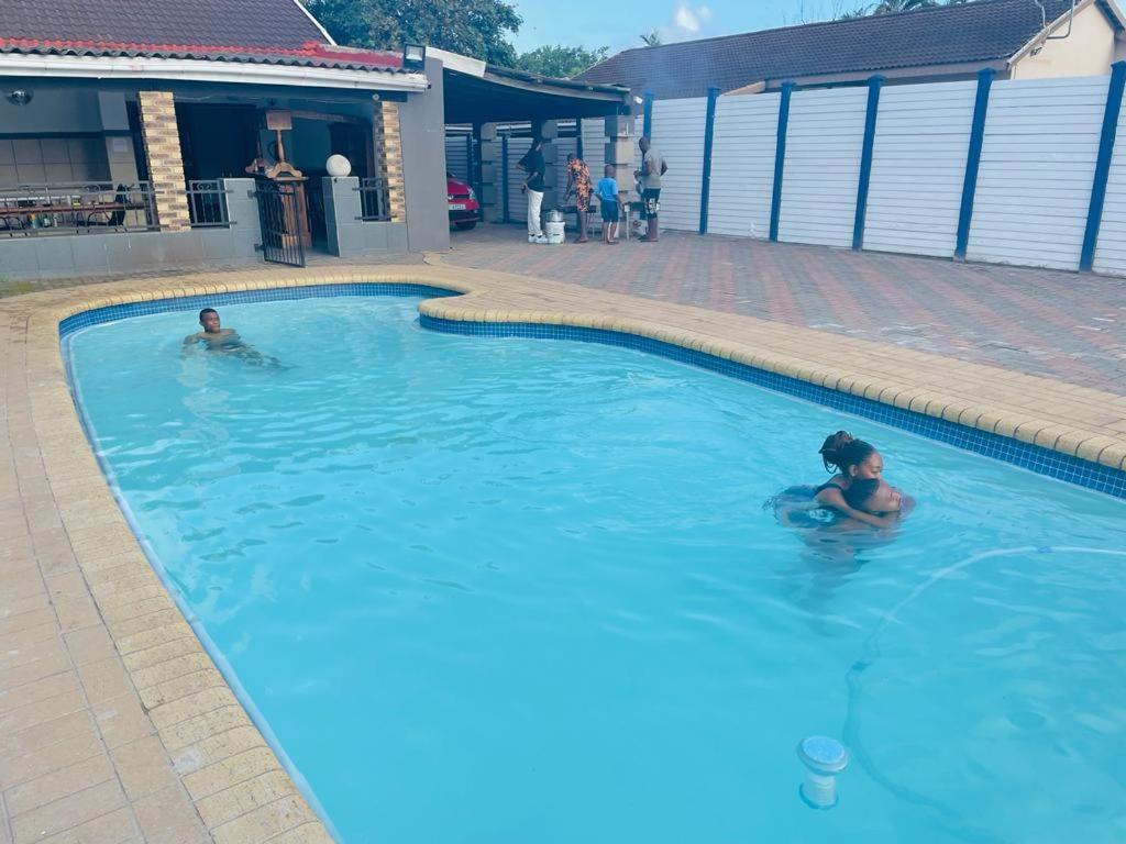 Jnc Lodge Richards Bay Kültér fotó